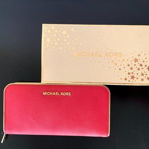 BRAND NEW: Michael Kors Signature Wallet